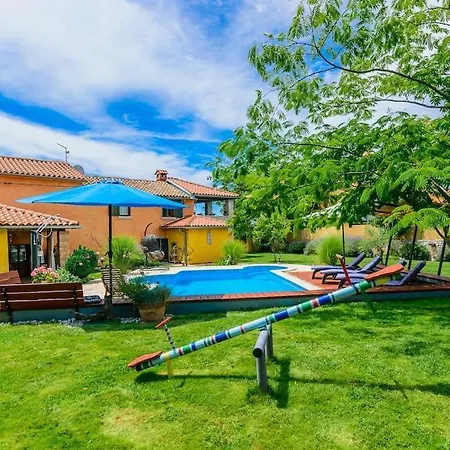 Loreta By Istrialux *