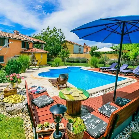 فيلة Loreta By Istrialux *