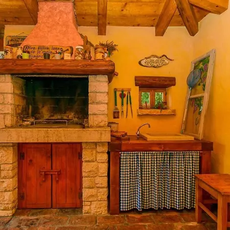 Loreta By Istrialux * Cabrunici