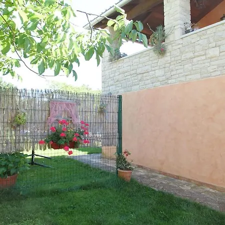 فيلة Loreta By Istrialux