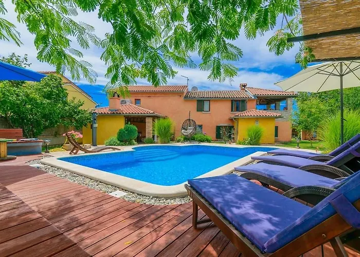 Loreta By Istrialux Βίλα