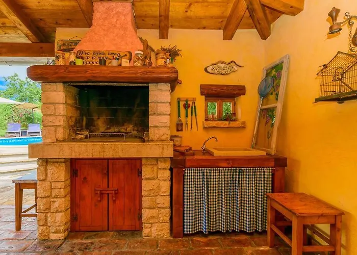 Loreta By Istrialux * Cabrunici