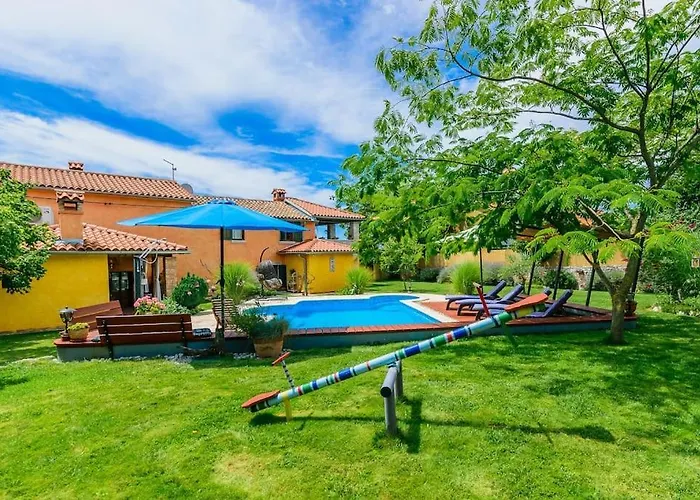 Loreta By Istrialux *