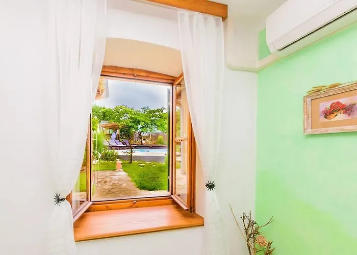 Loreta By Istrialux Βίλα Cabrunici